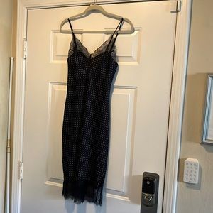 VICTORIAS SECRET LACE TRIMMED CHEMISE